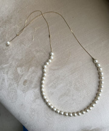 ガラスパールスライドネックレス