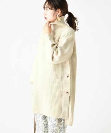 サイドボタンタートルロングニット