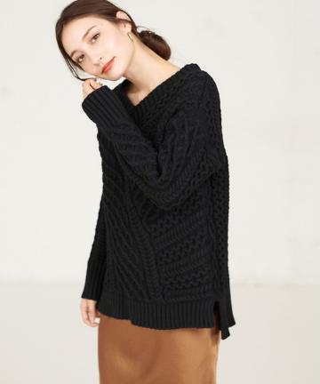 アラン編みVネックニット