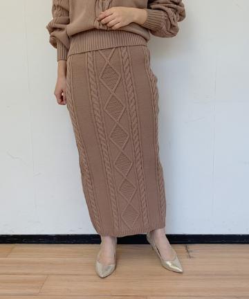 ケーブルニットスカート