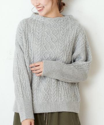 ケーブルハイネックプルオーバー