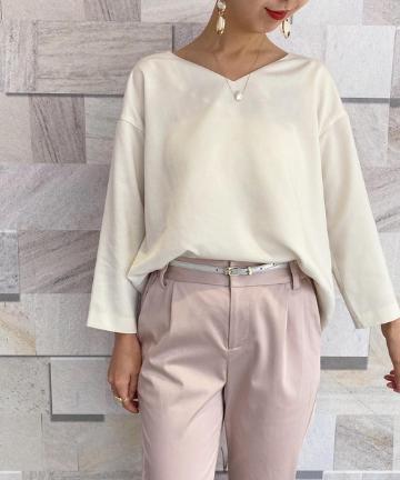 バックスリットブラウス