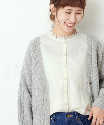 両耳刺繍前開きブラウス