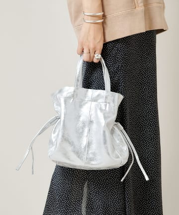 レザー巾着ショルダーバッグ