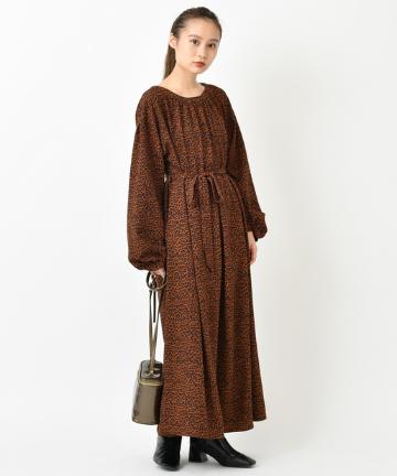 タック使いリボンワンピース