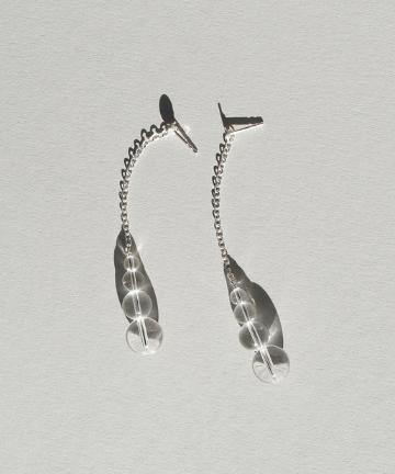 【SASKIA DIEZ】 クリスタルチェーンピアス