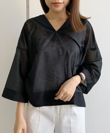 フーディーブラウス