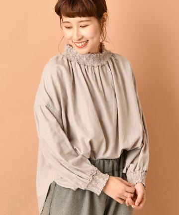 【日本製】襟シャーリングプルオーバーブラウス