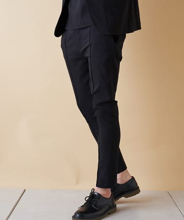マルチストレッチツイルピンタックパンツ