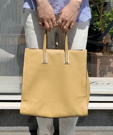 【PAOLA NUTTI】レザー縦長バッグ