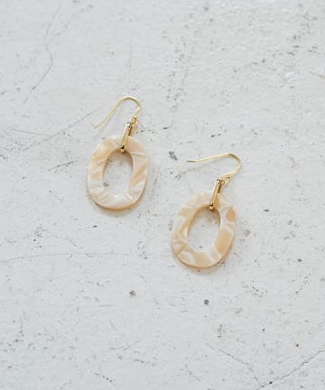 【a.v.max】アイボリーべっ甲ピアス