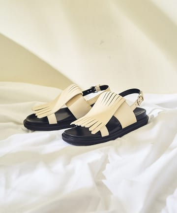 【MARNI】 フリンジフスベットサンダル