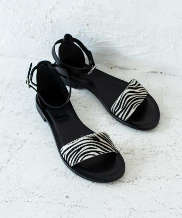 【CORSO ROMA, 9】ゼブラフラットサンダル