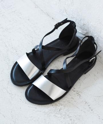 【CORSO ROMA, 9】メタリックベルトフラットサンダル