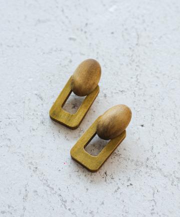 【Adia Kibur】スクエアウッドピアス