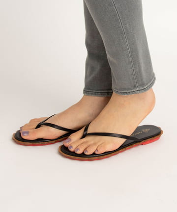 【FABIO RUSCONI(ファビオ ルスコーニ)】レザースカラップサンダル