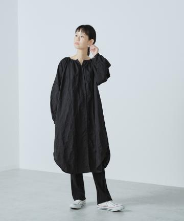 【WEARISTA yukiさん着用】クレマチス花刺繍前アキワンピース