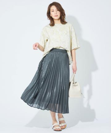 シアープリーツスカート