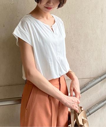 【《顔周りを華やかに見せてくれる》手洗い可】シルケットスムースバー付きカットソー