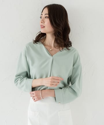 Vネック7分袖ブラウス