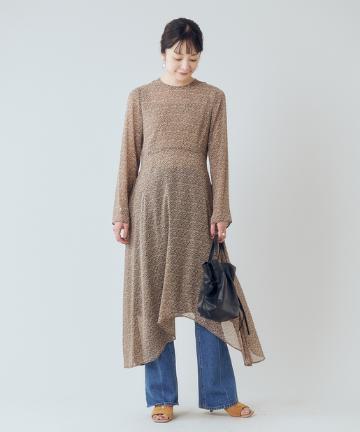 バックオープンヘムラインワンピース