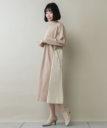 ポンチサイドプリーツ長袖ワンピース