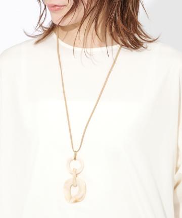 アクリルレザーネックレス