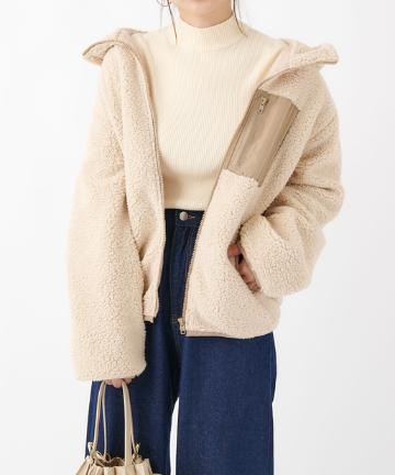 胸ポケットフード付ボアブルゾン