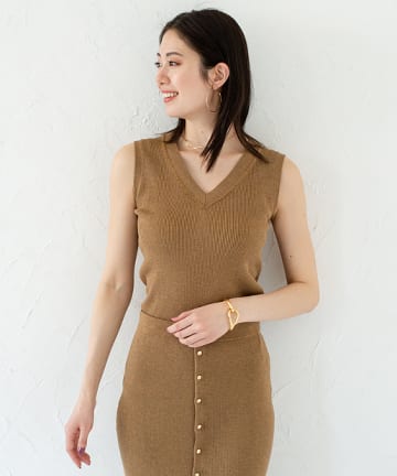 Vネックノースリーブニット