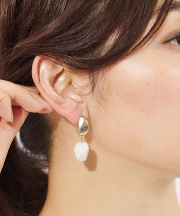 ホワイトストーンピアス