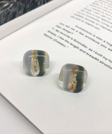 柄クリアピアス