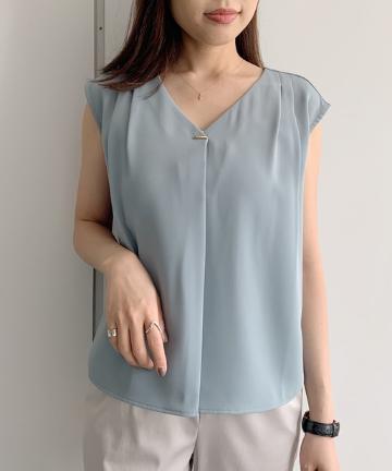 パーツタックブラウス