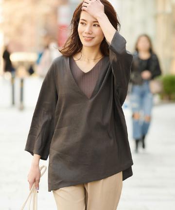 【手洗い可】リネンVネックオーバーブラウス