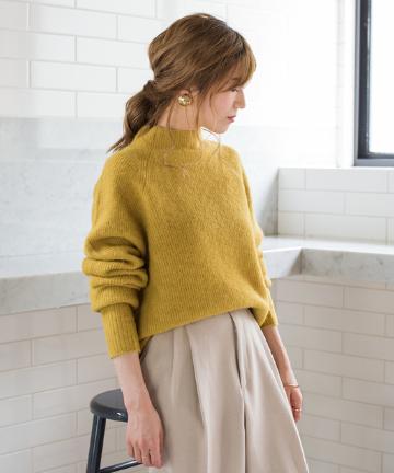 ラマボトルネックニット