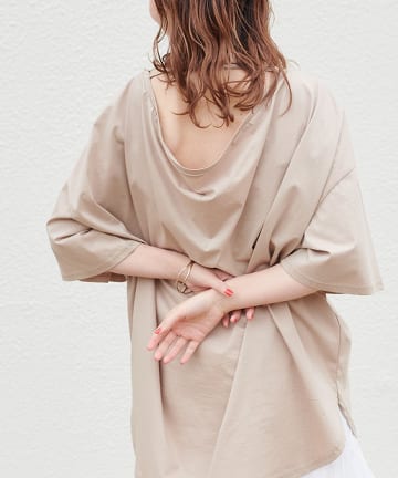 BACKドレープTシャツ