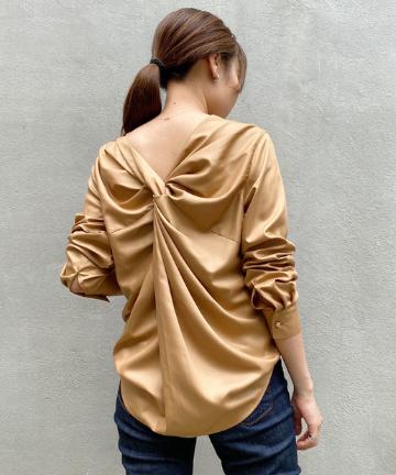 ツイストブラウス