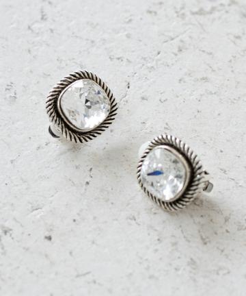 【Une Ligne/ユニュ リーニュ】スワロフスキースクエアイヤリング