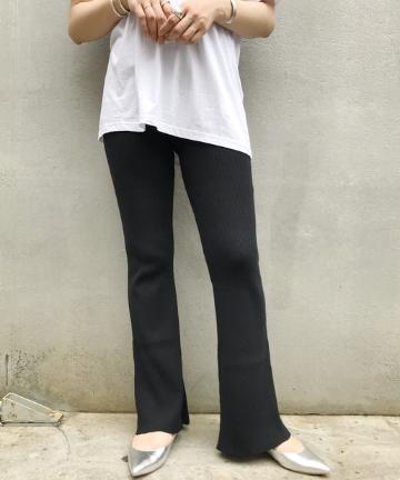 リブニットフレアパンツ