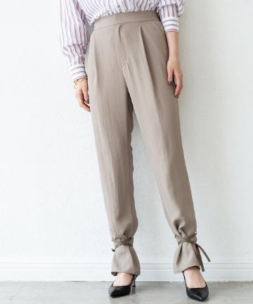 ストラップパンツ