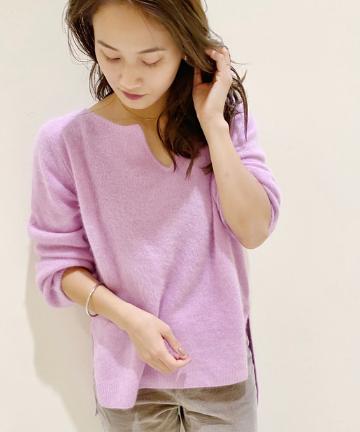 ラクーンキーネックニット