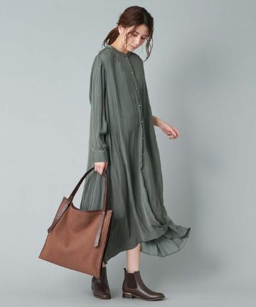 【《揺れ感が女性らしい》手洗い可】メタルボタンサテンワンピース