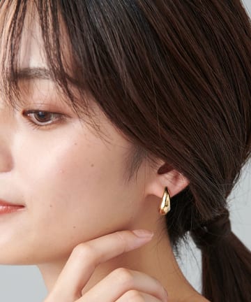 【顔周りを華やかに見せてくれる】ドロップピアス