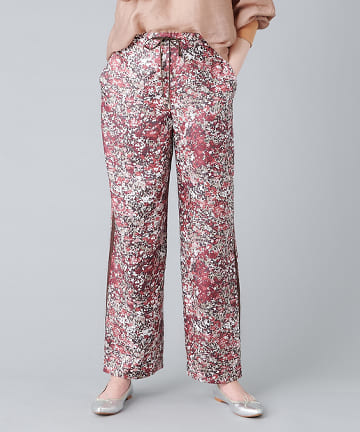 【《レイヤードにも使いやすい》手洗い可】カモフラスパンビエラパンツ