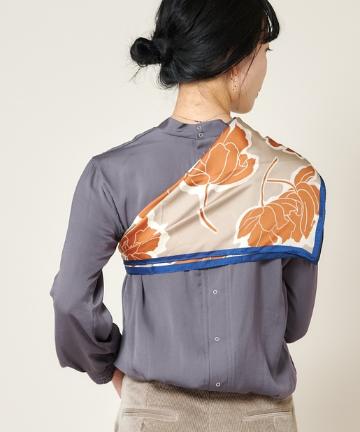 ハイネックバックボタンチュニックブラウス