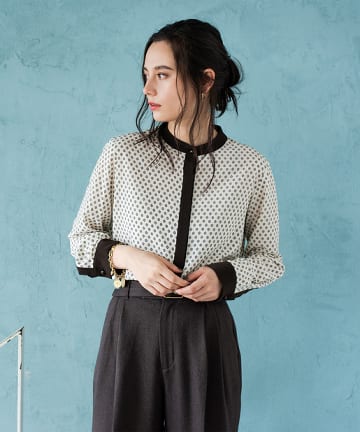 バンドカラーブラウス