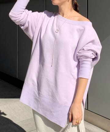 ルーズネックプルオーバー