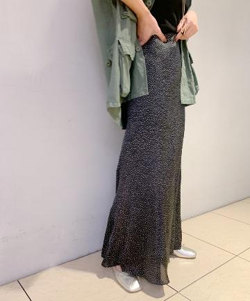セミフレアドットナロースカート