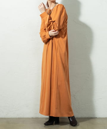 バックシャンカットワンピース