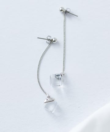 クリアスイングピアス