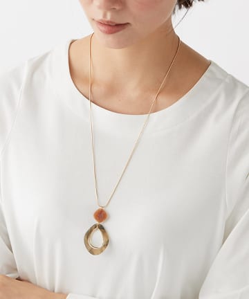【コーディネートのアクセントに最適】アクリルコンビネックレス